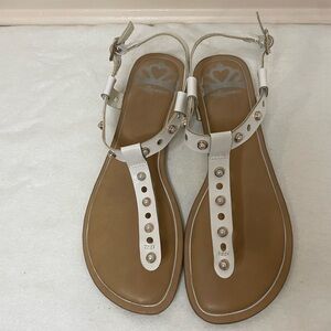 VGUC Fergalicious by Fergie Shepherd Thong Sandals